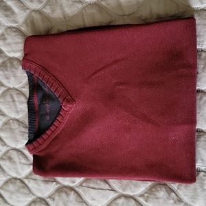 Tommy Bahamas men burgundy V- nevk pullover (see pics)